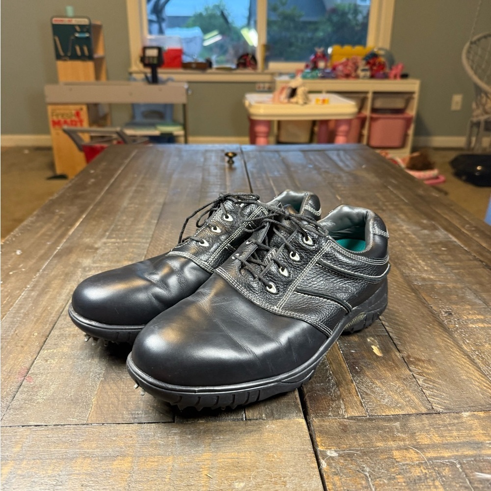 FootJoy Golf Shoes Women’s Black Leather Golf Shoes Size 10 SoftSpikes - Picture 3 of 13